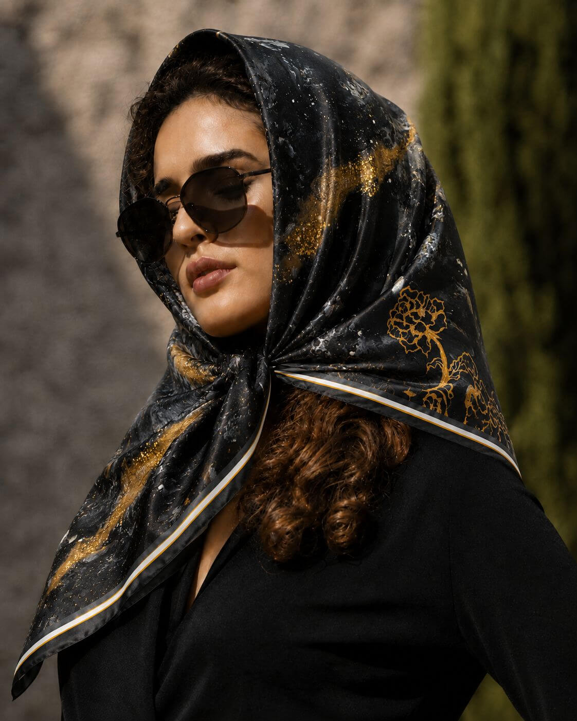 Golden peony - 90 x 90 cm ( Banarasi Silk)